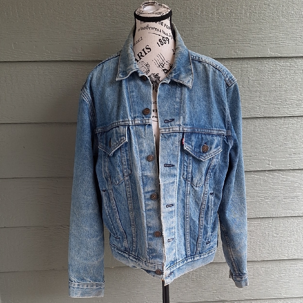 Vintage Levi's Denim Trucker Jacket Blue Size 40R / L